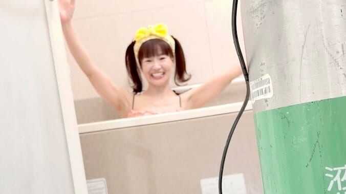 【写真・画像】“ミスコン荒らし”57歳女性芸人、お風呂に導入の“衝撃装置”を公開「化粧水に浸かってるのと一緒」　1枚目