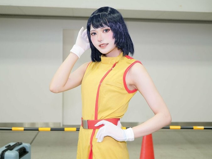 【写真・画像】片足立ちが美しい『NieR:Automata』2Bのコスプレ、シルエット再現のためスカートの内側に入れたものは？　2枚目