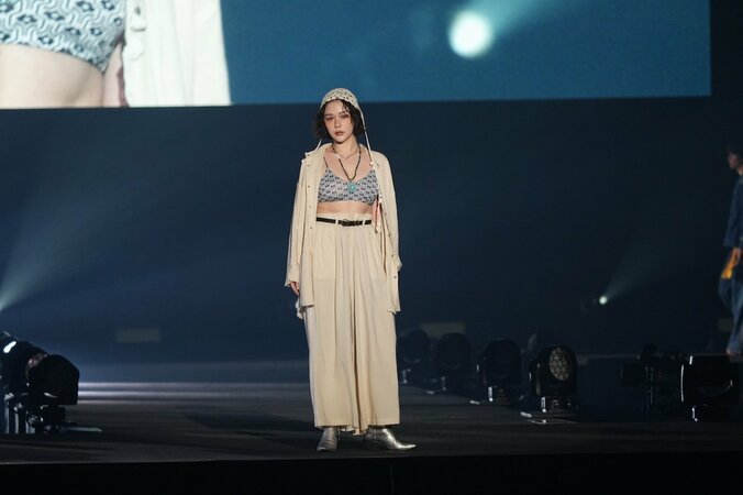 村重、“鍛え抜かれた美しいウエスト”