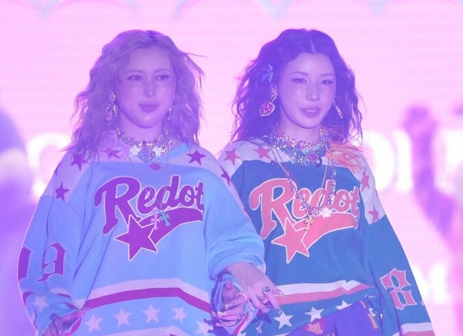 仲里依紗、14年ぶりのTGCで妹・れいちゃんとハイテンションで登場！「2人ともかわいい」「似てる！」会場どよめき 4枚目