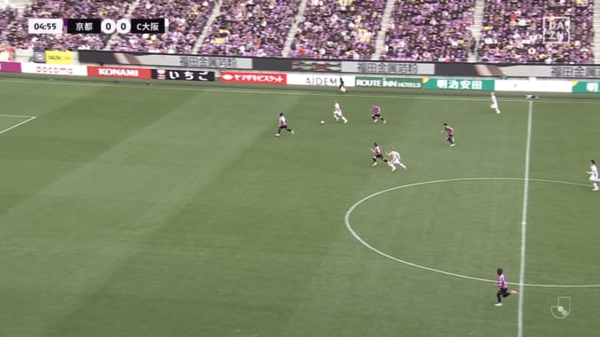 “大谷翔平とほぼ同体格”のJリーガーにファン驚愕！「物理的に強すぎる」「ルカクみたい」重戦車ドリブルで敵2人を吹っ飛ばす→ゼロからチャンス演出 5枚目