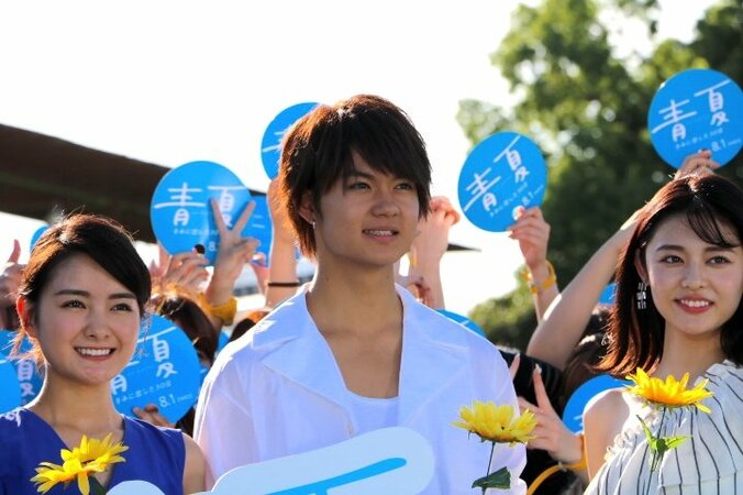 佐野勇斗がずぶ濡れに　“水も滴るいい男“に葵わかなも胸キュン!? 1枚目