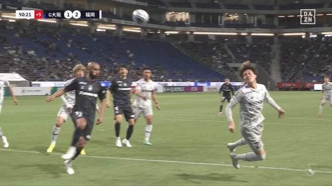 【写真・画像】宇佐美貴史は「やっぱ次元違う」 途中出場で“40m級”ロングパス…鋭い弾道、圧巻の技術に「バケモンすぎる」　1枚目