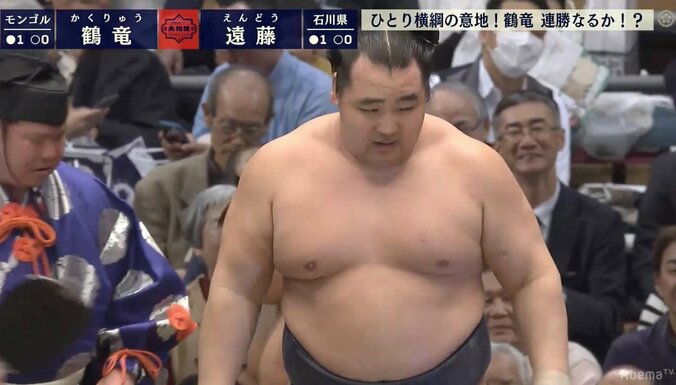 “一人横綱”鶴竜ヒヤリ　先場所金星配給の遠藤に辛勝　横綱・大関では唯一の連勝 1枚目