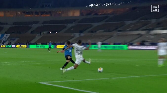 【映像】足を攣りながらのシュート