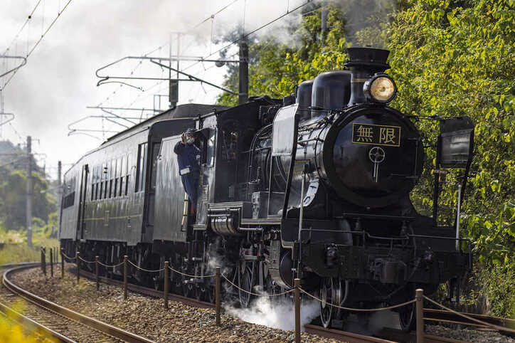 特別仕様「SL鬼滅の刃」残す運行あと2回! 劇中の世界観をリアルに再現
