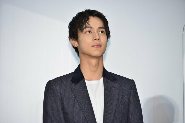 林遣都、撮影を共にした保護犬からベロベロ熱烈キス「この映画の主役です!」
