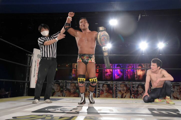 青木真也、DDT王座に挑戦も“一瞬の完敗” ベテラン・田中将斗に屈する