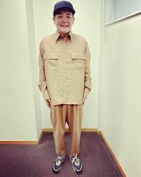 千鳥ノブ、『ドラゴンボール』ウーロン似のセットアップを披露 「例えが流石すぎる」「ちょいダサやけどかわいい」と反響