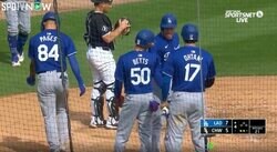 この3人は反則だろ！「大谷歩かせたらヤバい」「極悪打線」“最強MVPトリオ” ベッツ・大谷翔平・フリーマンが同時ホームインする衝撃の瞬間　大正義ドジャースの上位打線が異次元すぎる