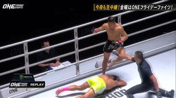 「スローでも普通に速い！」左ハイ、戦慄の失神KO 「マジか…」放送席絶句 “34秒”の秒殺決着に場内騒然