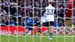 「あれはレッドカードだ」危険な踏みつけを“目撃”のフラム主将、レフェリー＆チェルシーDFを批判！「スタッド６本が全てウィリアンの足首に…」警告判定は誤審だった？