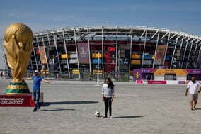 1泊3万円の大会ファン宿泊施設が「まるで刑務所」とSNS騒然…エアコンなし、茶色い水に悲鳴【W杯衝撃シーン】