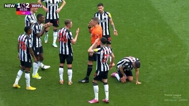 「ふざけんな！」物議を醸す判定に大ブーイング…「審判がよくない」「ルール上は問題ない」選手が顔を抑えて悶絶→無視してクイックスタートからゴールの一部始終