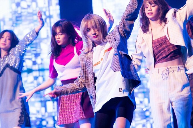 E-gilrs、『E高』SPライブにて最新曲「EG-ENERGY」のフルパフォーマンスを本邦初公開！GENERATIONSとコラボした2時間SP（AbemaTV） 2枚目