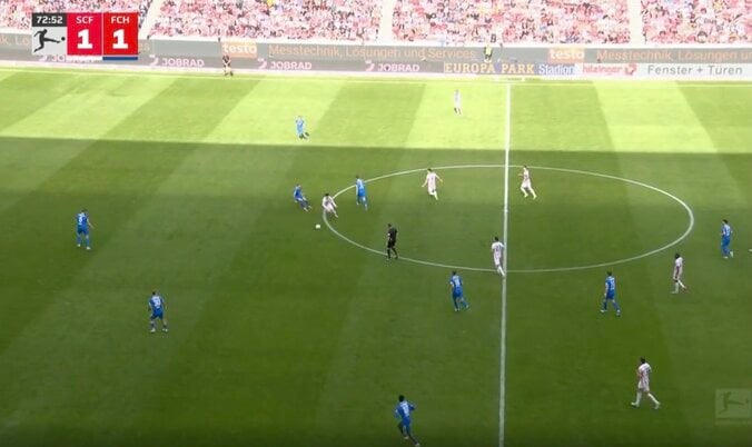 なんだ、その動き…！？ 鈴木唯人、反時計回り“神ターン”炸裂「これは上手い」「キレキレやん」一瞬でプレス回避→約10mドリブル突破 4枚目