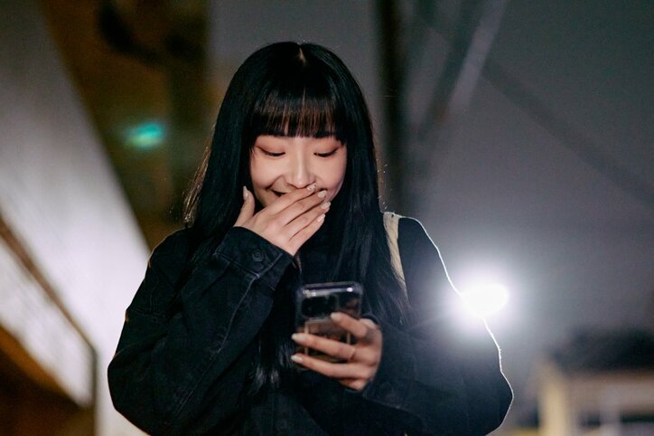 ガルプラ出身・永井愛実、両思いのK-POP練習生から突然呼び出され禁断の質問「あなたはオオカミちゃん？」『花束オオカミ』第6話