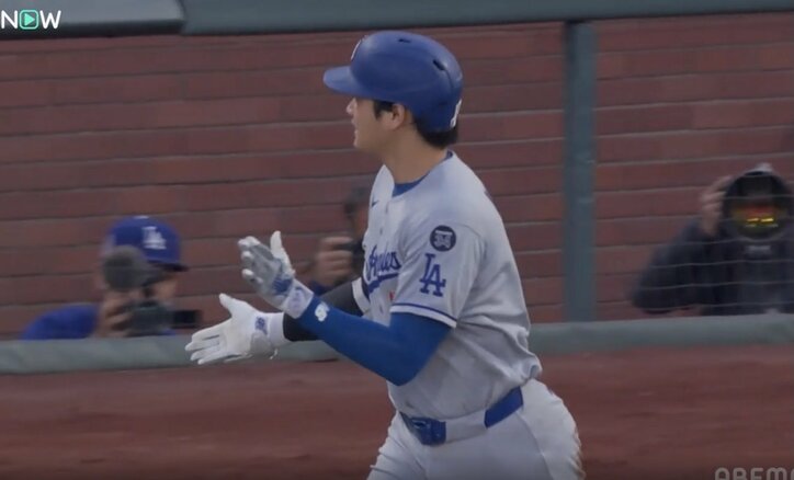 【写真・画像】何が起きた？ 大谷翔平、爆速特大弾で“異常事態”「ヤバすぎ」「なんだあれ」185キロ“火の玉打球”→バックスクリーンに“秒で着弾”「人間じゃない」　1枚目