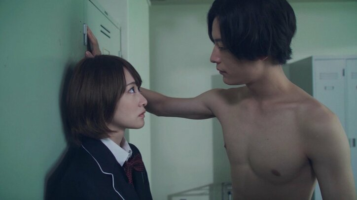 生駒里奈の制服姿に反響「可愛すぎる」「同じ学校に通いたい」