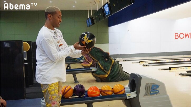 GENERATIONSがボウリングで2連続ストライクに挑戦! 白濱亜嵐はプリケツ投法を披露