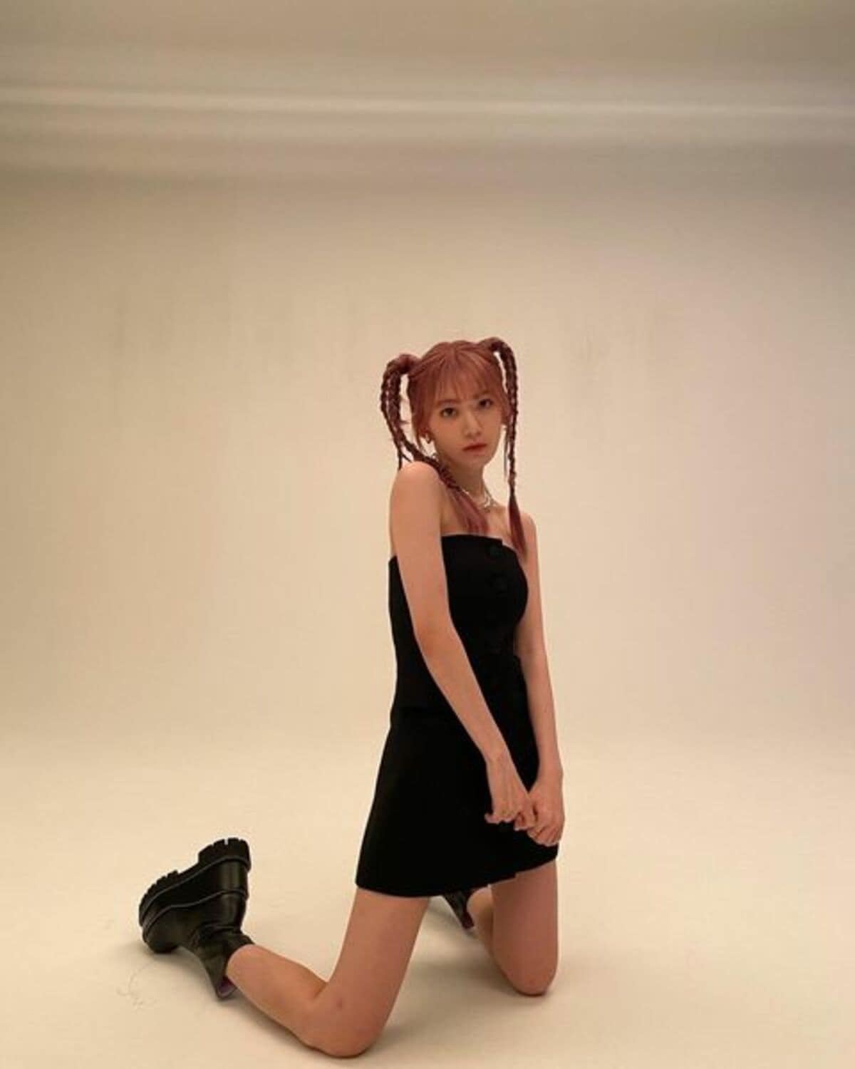 宮脇咲良 250420 EASY CRAZY HOT Day2 - 舞臺上美神Saki