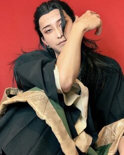 人気コスプレイヤー・ZUMIが「呪術廻戦」夏油傑を空気感まで完全再現！「本物すぎる」の声多数