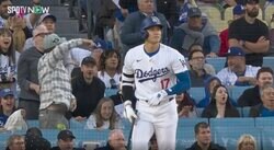 衝撃の大爆音！大谷翔平の特大アーチで“異変”が起きた…！？ 打った瞬間の観客のリアクションがヤバすぎる 「ビックリしすぎ」「みんな同じリアクションｗ」