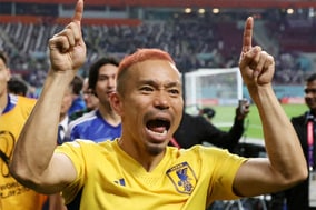 【W杯】「このチームは歴代最強」　長友佑都、初のベスト8に向けて決意「また大きな声でブラボーと叫びたい」