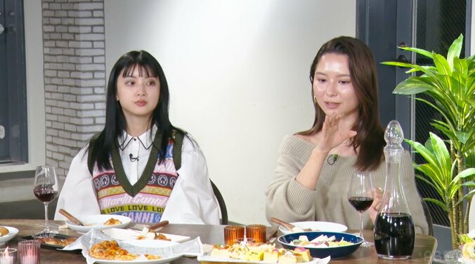 【写真・画像】胸元を大胆露出！美人ゲーム配信者、セクシーすぎるワンピース姿に自覚なし「私の中では面積多い方」　3枚目