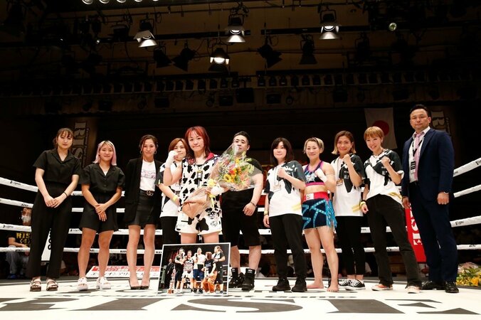 女子キックを「できた後輩たち」に託し…名王者・紅絹が“ガチ”エキシビションとともに笑顔で引退 2枚目