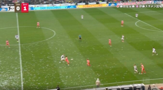 場内騒然！ 伊藤洋輝、目を疑う“まさかの光景”「速すぎだろ」「どこから来たん？」衝撃の“爆速カバーリング”炸裂「左CBなのにあそこまで」 4枚目