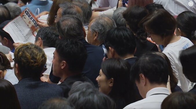「え、映ってるやん」大相撲、客席にまさかの人物「どこや?w」「本物!」思わぬ展開にファン興奮 意外な親交も明らかに 4枚目