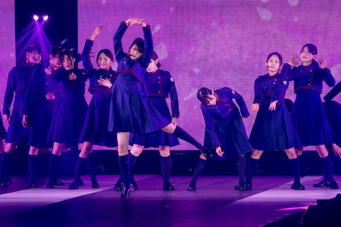 【画像集】欅坂46がガールズアワードに登場、平手・梨加・理佐・小林・土生はランウェイも 5枚目