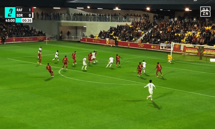 中村敬斗が密集から華麗なゴール