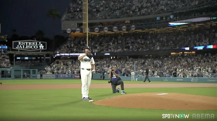 【写真・画像】カーショー、本拠最終登板で5回途中2失点 11勝目ならずも球場総立ち ド軍一筋18年、5回1死“カーテンコール”に応え万感の降板　1枚目