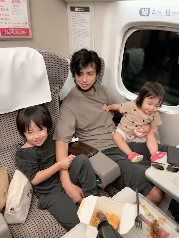 川崎希 本当に大変だった子連れの新幹線 褒め合って乗り切ってます 話題 Abema Times