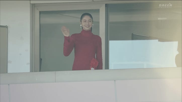 【映像】「顔ちっさ」笑顔で手を振る長澤まさみ