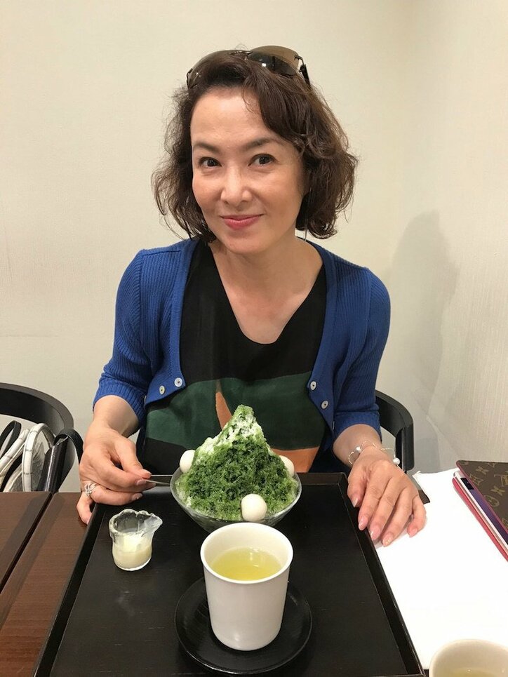 河野景子さん、客人に老舗のかき氷を紹介し「かなり感動してくれてました！」