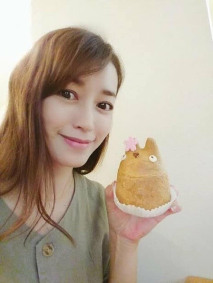 細川直美、街で見つけた可愛いスイーツ「どこから食べたら良いのか、迷う」