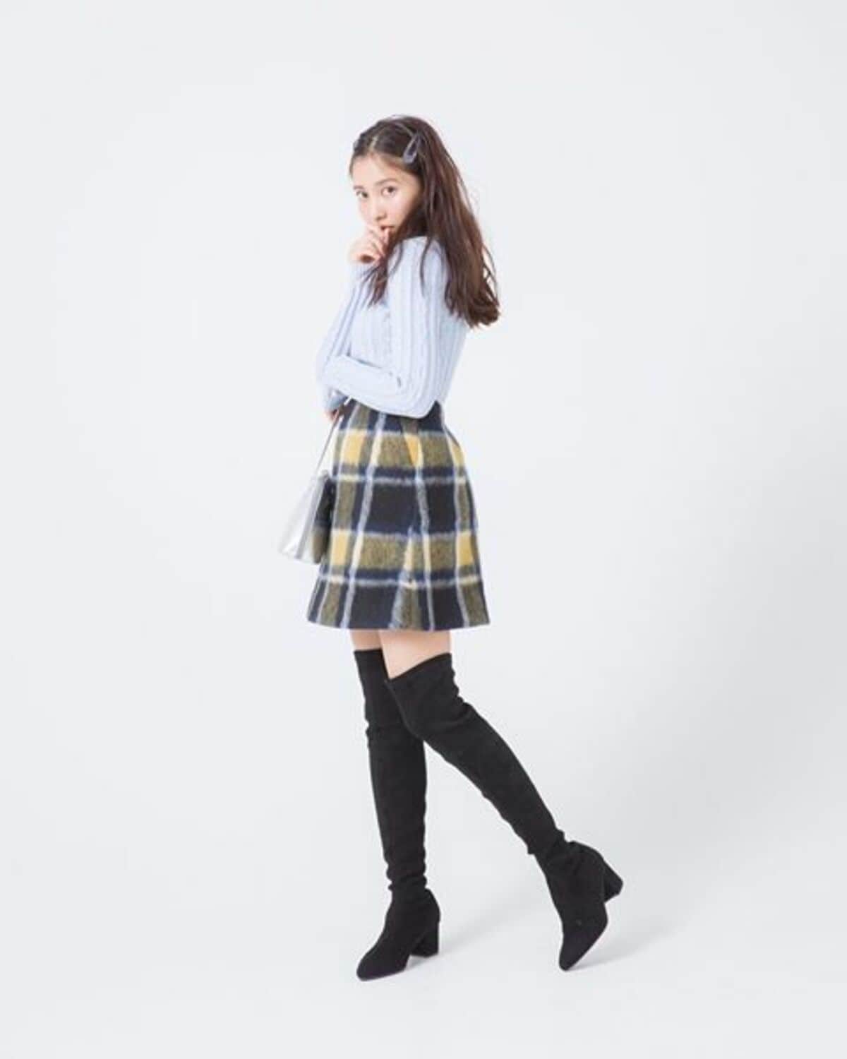 佐野ひなこ　ミニスカ 