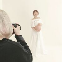 矢口真里“マタニティフォト”撮影中の様子を公開「とても和やかで楽しい時間でした」