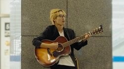 文句ばかりの“歌手志望”23歳が評価覆す、路上ライブにメンズコーチ・ジョージ「普通に上手い」 観客ゼロで本人は「これが自分の実力」