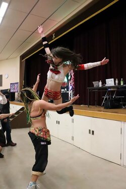 赤井沙希、“同期”・山下のマイクに涙…七番勝負3戦目は黒星も場外戦で魅力を発揮