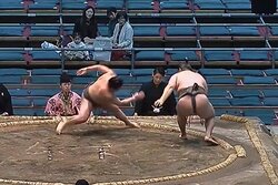 「今場所の土俵は…」ファンが意外な指摘 共感続々 序二段で議論を呼んだ問題の取組