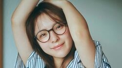 NGT48・大塚七海、“寝起き”感あるナチュラルカットにビキニ＆ランジェリーショットも 1st写真集から先行カット第2弾