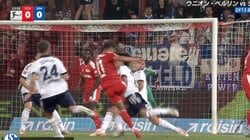 マジかよ…！？シャルケ田中聡、衝撃の“スーパーブロック”「すげえな」「怖っ！」至近距離から強烈シュート→体を張った“決死のディフェンス”