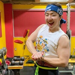 浜口京子「筋力トレーニング後の腕の筋肉です」 父・アニマル浜口との2ショットも公開