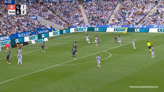 久保建英、スペイン代表との華麗なワンツーでRマドリード守備に風穴「異次元」「いい相棒みつけたな」DF2枚剥がしでチャンスメイクの瞬間 3枚目