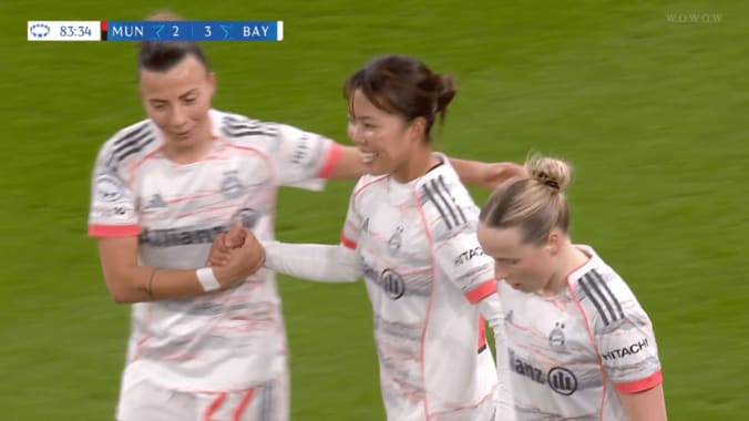 ゴールを喜ぶ谷川萌々子