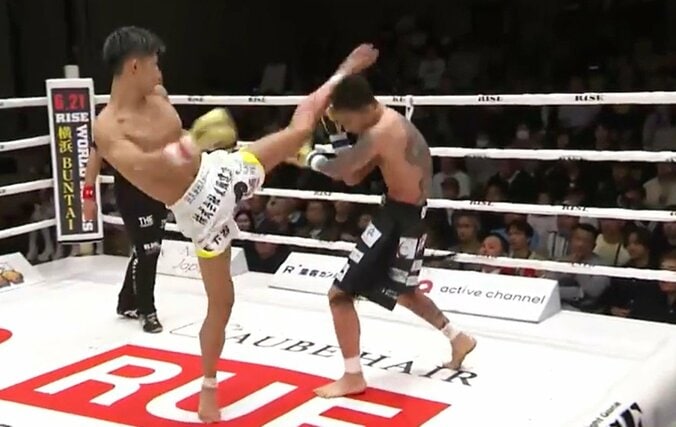 1ラウンドに左ハイで3ダウンを喫する衝撃KO